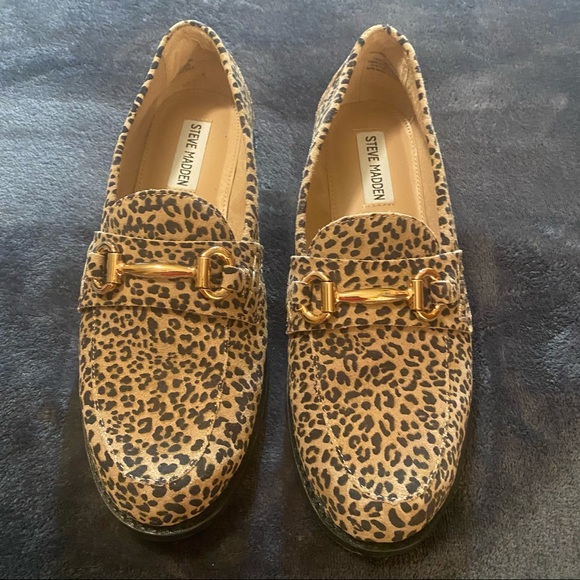 Steve Madden Shoes - Steve Madden Loafers size 7.5 in leopard print!